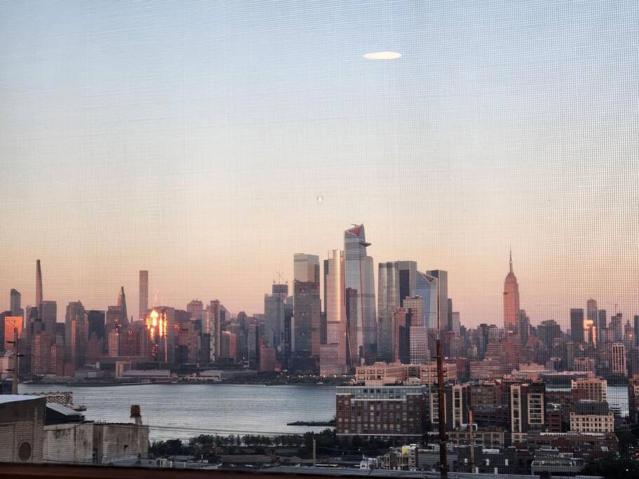 Luxurious 2 Bed ! Mins To Nyc! Apartment Union City Exterior photo